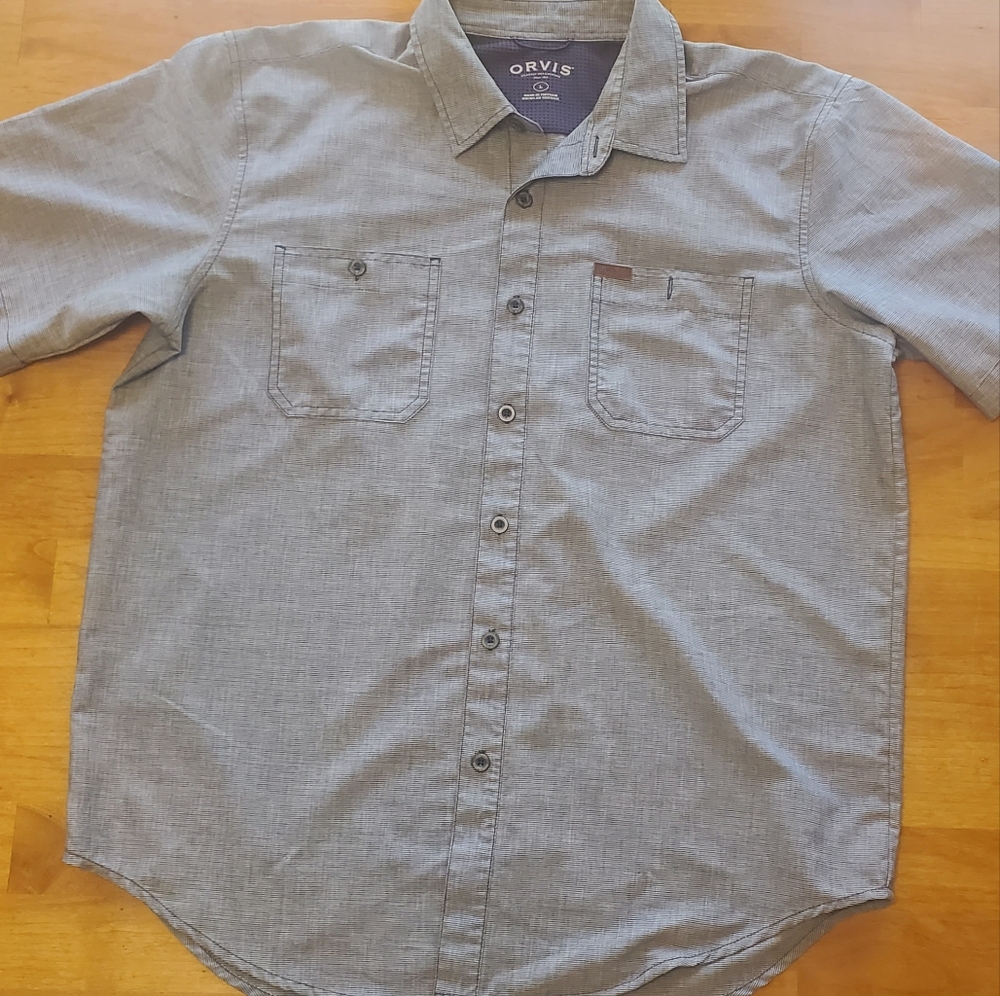 Gray Short Sleeve Button-Up Shirt